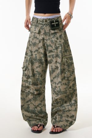 Camouflage Cargo Pants for Women - American-Style Curved Knife Design, Multi-Pocket, Loose Straight-Leg, Wasteland Casual Wear