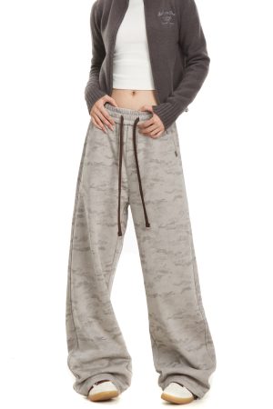 Camouflage Fleece-Lined Sports Pants for Women, Trendy Straight-Leg American Retro Style, Loose Draping Casual Trousers