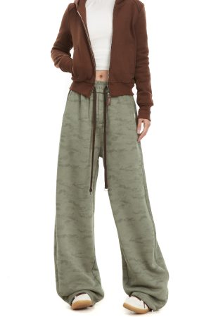 Camouflage Fleece-Lined Sports Pants for Women, Trendy Straight-Leg American Retro Style, Loose Draping Casual Trousers