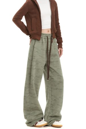 Camouflage Fleece-Lined Sports Pants for Women, Trendy Straight-Leg American Retro Style, Loose Draping Casual Trousers