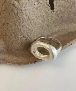 Capsule Wardrobe Women, Girl Style Outfits - Circle Ring