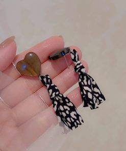 Caramel Floral Knot Heart Earrings for Women - Unique Spring Summer Fashion, No Ear Holes, High-End Mosquito Coil Plate Design
