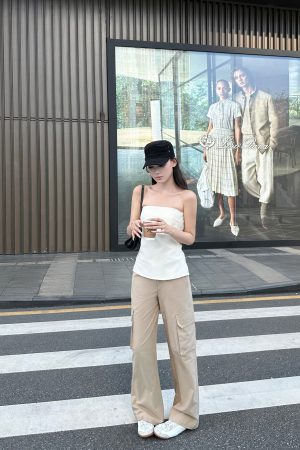 Cargo Fit Loose Multi-Pocket Khaki Straight-Leg Work Pants for a Relaxed Y2K Style