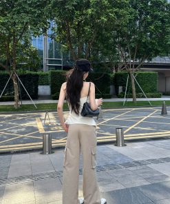 Cargo Fit Loose Multi-Pocket Khaki Straight-Leg Work Pants for a Relaxed Y2K Style