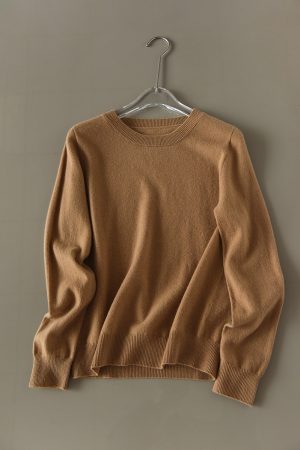 Cashmere Knit Sweater for Women - Soft Round Neck Loose Fit Pullover, Classic Slimming Silhouette, Perfect for Chic Layering