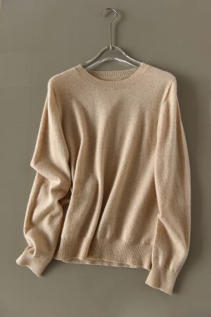 Cashmere Knit Sweater for Women - Soft Round Neck Loose Fit Pullover, Classic Slimming Silhouette, Perfect for Chic Layering