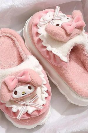 Casual Chic Spring, Pretty Outfits Fancy - Hello Kitty Slippers