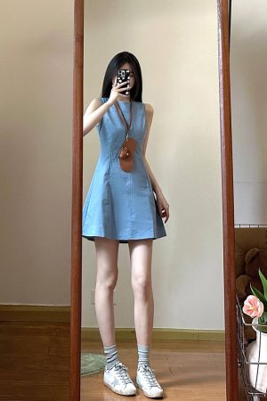 Casual French-Style Sleeveless Dress for Women, Waist-Cinching A-Line Design, Elegant Round Neck Short Skirt for Summer