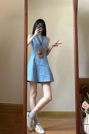 Casual French-Style Sleeveless Dress for Women, Waist-Cinching A-Line Design, Elegant Round Neck Short Skirt for Summer