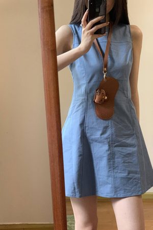 Casual French-Style Sleeveless Dress for Women, Waist-Cinching A-Line Design, Elegant Round Neck Short Skirt for Summer
