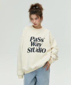 Casual Loose-Fit Large Logo Round Neck Sweatshirt for Couples - Thin Fleece Long Sleeve Pullover for Spring and Autumn