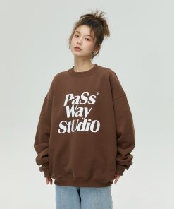 Casual Loose-Fit Large Logo Round Neck Sweatshirt for Couples - Thin Fleece Long Sleeve Pullover for Spring and Autumn