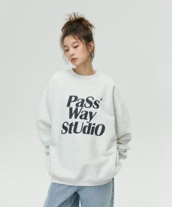 Casual Loose-Fit Large Logo Round Neck Sweatshirt for Couples - Thin Fleece Long Sleeve Pullover for Spring and Autumn