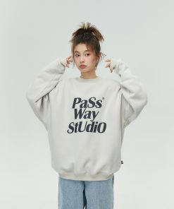 Casual Loose-Fit Large Logo Round Neck Sweatshirt for Couples - Thin Fleece Long Sleeve Pullover for Spring and Autumn