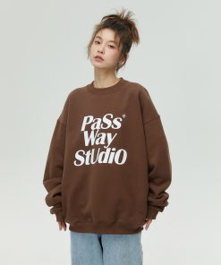 Casual Loose-Fit Large Logo Round Neck Sweatshirt for Couples - Thin Fleece Long Sleeve Pullover for Spring and Autumn