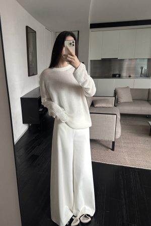 Casual Relaxed Wool Sweater for Women - Versatile Long Sleeve Top in Lazy Row Style, High-Quality Knit Fashion