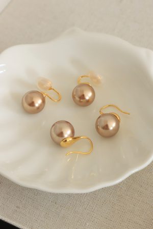 Champagne Gold Clip-On Ear Studs Earrings - French Style Simple Versatile Design for Non-Pierced Ears, Y2K Korean Fashion Accessory