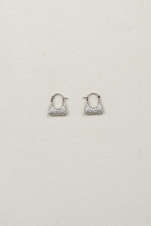 Chanel-Style High-End Stud Earrings for Women, Trendy 2025 Niche Design Clip-On Ear Accessories for Summer