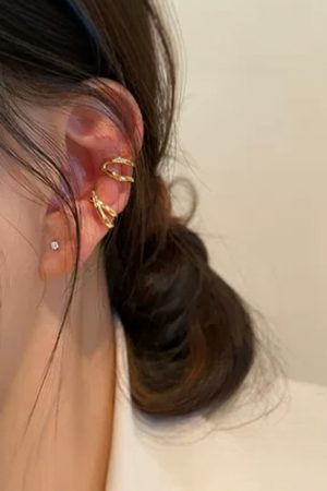 Chic Asymmetrical Ear Clips for Women, Korean Style, No Ear Holes, High-End 2025 Fashion Earrings for Influencers