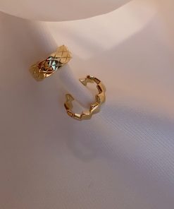 Chic Asymmetrical Ear Clips for Women, Korean Style, No Ear Holes, High-End 2025 Fashion Earrings for Influencers