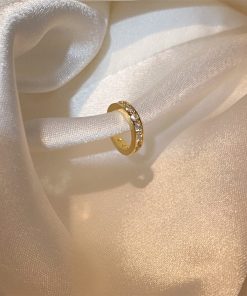 Chic Asymmetrical Ear Clips for Women, Korean Style, No Ear Holes, High-End 2025 Fashion Earrings for Influencers