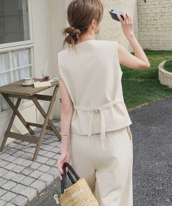 Chic Beige Three-Piece Suit Set with Vest and Wide-Leg Pants for Summer OOTD - Elegant and Age-Reducing Style