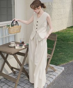 Chic Beige Three-Piece Suit Set with Vest and Wide-Leg Pants for Summer OOTD - Elegant and Age-Reducing Style