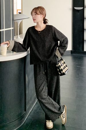 Chic Black Sweatshirt and Wide-Leg Pants Two-Piece Set, Elegant Spring 2025 Fashion, Trendy Outfit for Autumn 2025