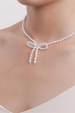 Chic Bow Imitation Pearl Necklace for Women - Light Luxury Beaded Jewelry Accessory, European and American Fashion Style