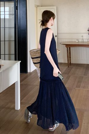 Chic Dark Blue Sleeveless Dress for May Day Travel - Elegant and Stylish Design, Perfect for Summer Outings