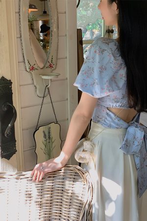 Chic French-Style Blue Floral Shirt with Square Collar and Bow Tie for Women - Sweet & Spicy Short Summer Top