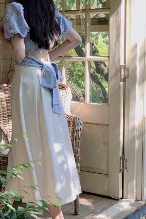 Chic French-Style Blue Floral Shirt with Square Collar and Bow Tie for Women - Sweet & Spicy Short Summer Top
