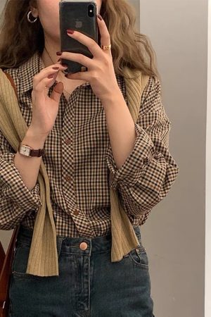 Chic French-Style Polo Checkered Top for Women, Retro Hong Kong Design, Spring Summer 2025, Vintage-Inspired Fashion