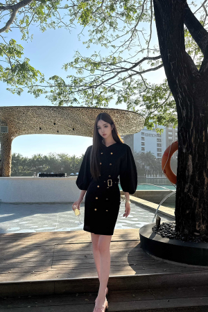 Chic Hepburn Little Black Dress - Artistic Long Sleeve Design for Women - 2025 Spring/Summer Fashion Essential