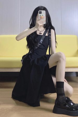 Chic Hepburn-Style Black Spaghetti Strap Dress for Women, Irregular Long Summer Dress with Waist-Cinching Design