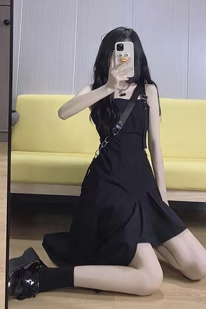 Chic Hepburn-Style Black Spaghetti Strap Dress for Women, Irregular Long Summer Dress with Waist-Cinching Design