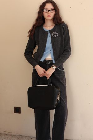 Chic Intellectual Fake Two-Piece Pure Wool Knitted Cardigan Top for a 90s Inspired Look