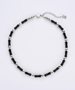 Chic Minimalist Black Agate Gemstone Clavicle Chain Necklace - European & American Light Luxury Beaded Design