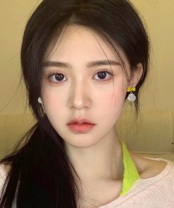 Chic Minimalist Clip-On Flower Earrings for Women - No Ear Holes, Cool Ins Style, Simple Camellia Design