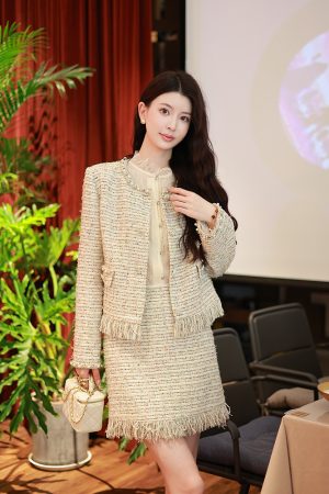 Chic Minimalist Two-Piece Coat and Skirt Set for Women, Elegant Old Money Style, Vintage-Inspired Fashion Ensemble