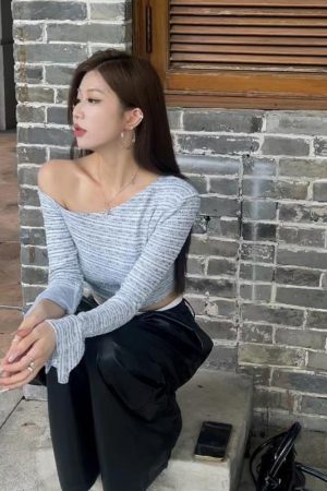 Chic Off-Shoulder Long Sleeve T-Shirt with Diagonal Collar and Shimmer, Slim Fit Cropped Top for Autumn Fashion