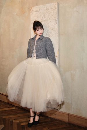 Chic Wool Tweed Lapel Short Chanel-Style Coat Cardigan for Women - Perfect for Autumn and Winter Fashion
