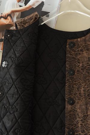 Chinese National Style Oversized Wool Vest with Jacquard Design - Warm Sleeveless Coat for Winter - Elegant Round Neck Fashion
