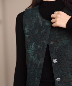 Chinese National Style Oversized Wool Vest with Jacquard Design - Warm Sleeveless Coat for Winter - Elegant Round Neck Fashion