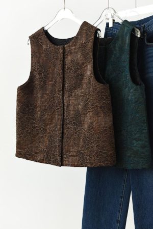 Chinese National Style Oversized Wool Vest with Jacquard Design - Warm Sleeveless Coat for Winter - Elegant Round Neck Fashion