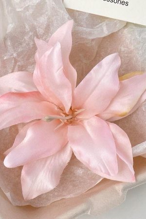 Chinese Style Ancient Fashion Hairpin with Faux Flowers for Side Bangs - Cool Serene Atmosphere Lily Hair Accessory