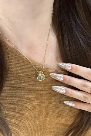 Chinese-Style Antique Celadon Gourd Pendant Necklace for Women - 2025 Light Luxury Versatile Accessory