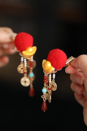 Chinese-Style Autumn Winter Hair Accessories Festive Red Ingot Hairpin Pom-Pom Hanfu Girl Headdress for New Year Celebrations
