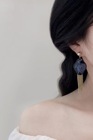 Chinese-Style Bamboo Tassel Earrings for Women, Vintage Black Clip-On Ear Studs, Long Metal Design, No Piercing Needed