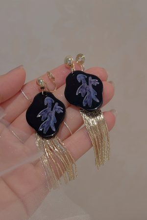 Chinese-Style Bamboo Tassel Earrings for Women, Vintage Black Clip-On Ear Studs, Long Metal Design, No Piercing Needed
